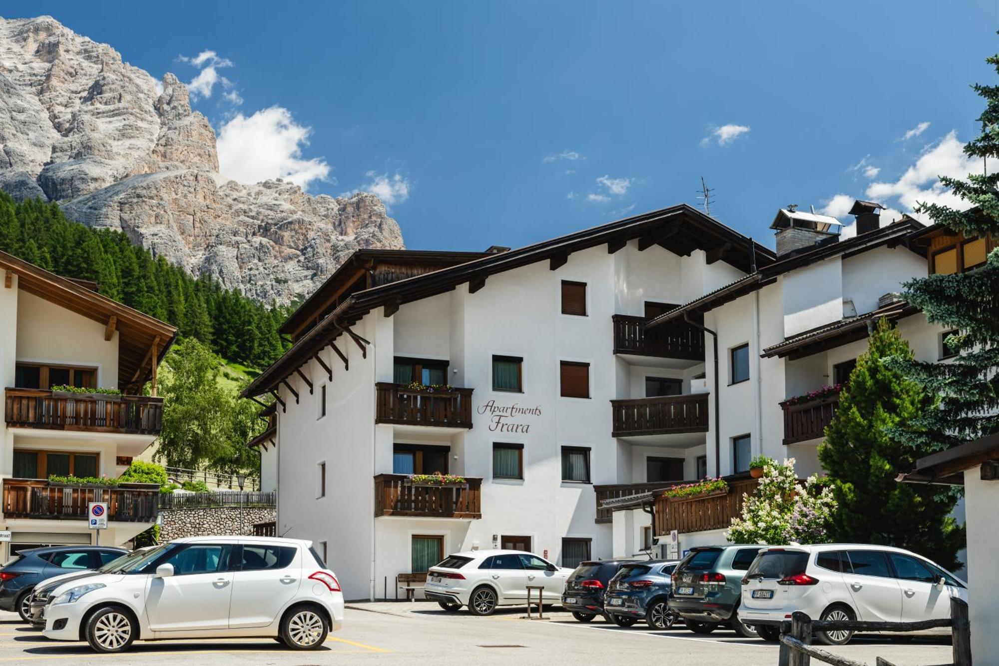 Frara Residence Apartments San Cassiano  Exteriér fotografie